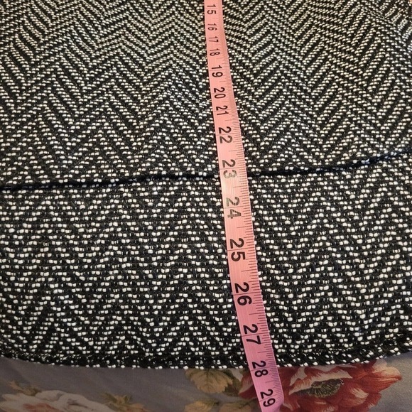 Tashon Women's Woven Chevron Faux Fur Poncho Coverup One Size Black White Hi Lo - Picture 9 of 10